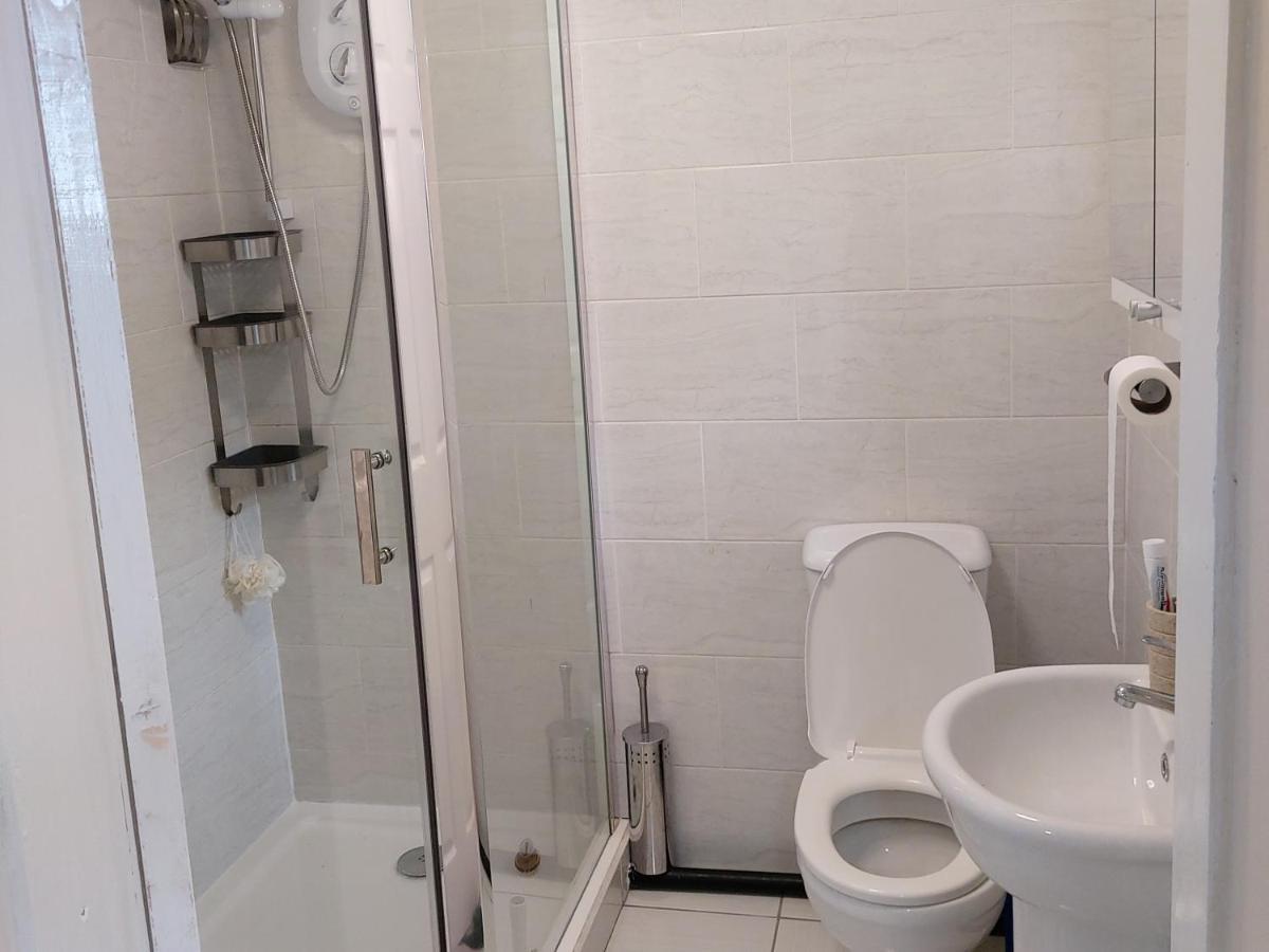 Lovely Studio-Flat With Free Parking, Free Wifi. 리즈 외부 사진